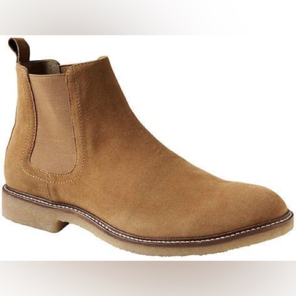 Banana Republic • TANNER SUEDE BOOT WITH CREPE-SOLE